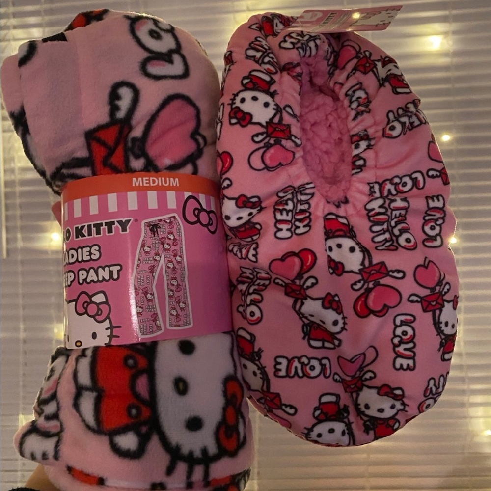 Hello Kitty Pijama Pants and Slippers